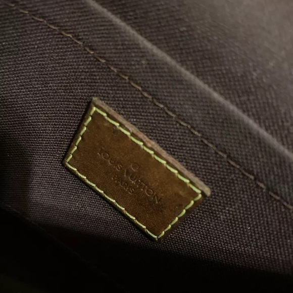 LOUIS VUITTON Monogram Favorite MM - Picture 2 of 5